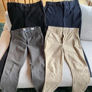 GAP Men's Chinos - Black, Navy, Khaki, Grey.  Size 31/30 - 4 pairs!